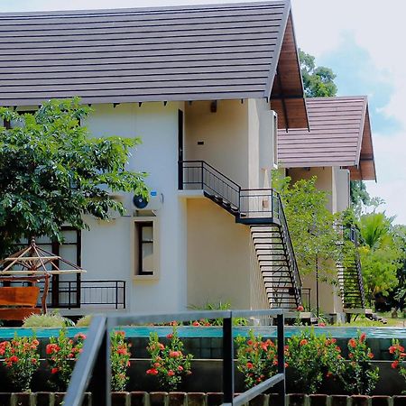 Lolu Village Resort Anuradhapura Exteriör bild