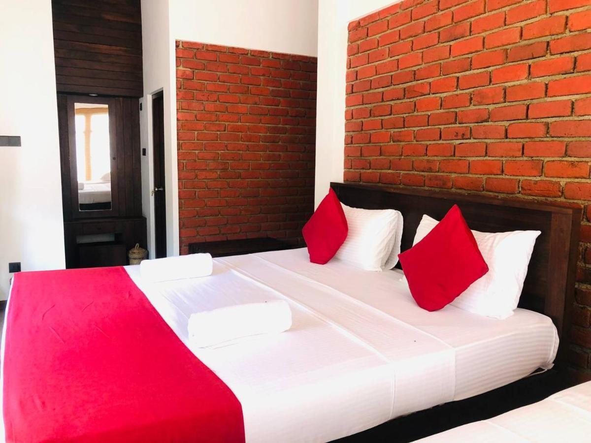 Lolu Village Resort Anuradhapura Exteriör bild
