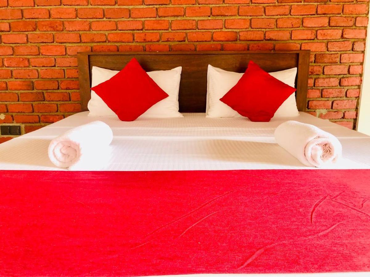 Lolu Village Resort Anuradhapura Exteriör bild