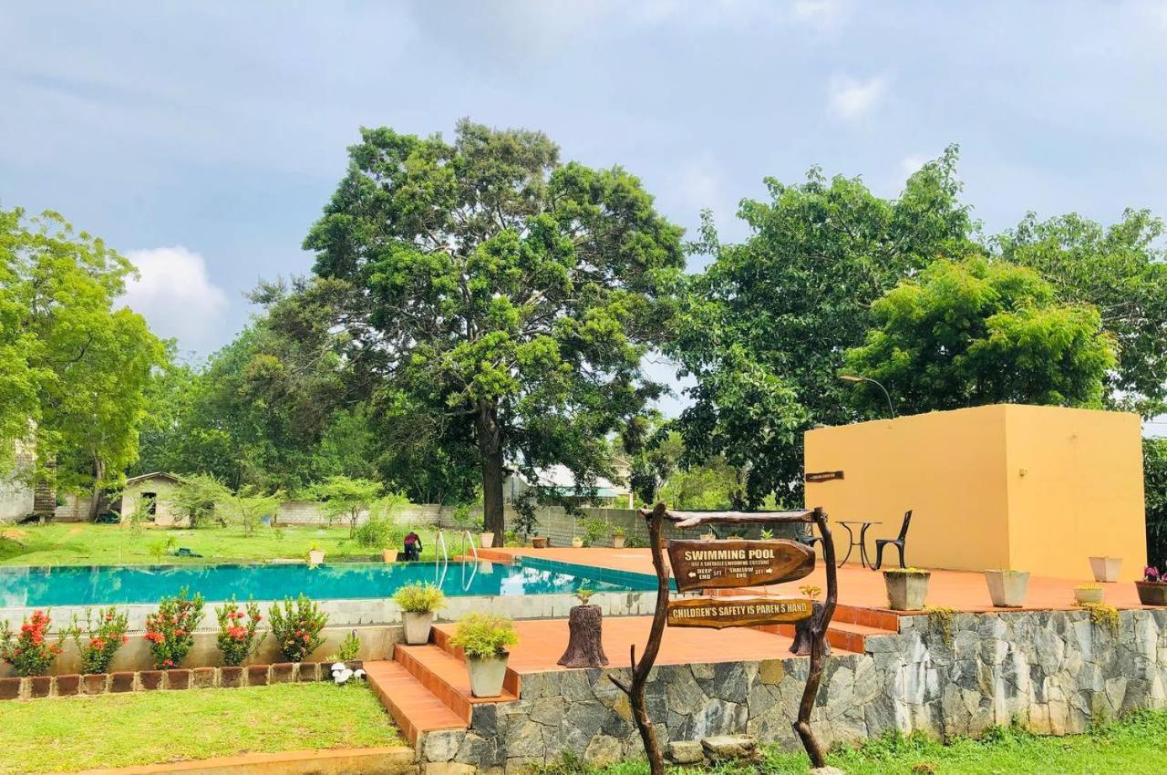 Lolu Village Resort Anuradhapura Exteriör bild