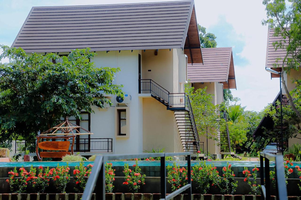 Lolu Village Resort Anuradhapura Exteriör bild