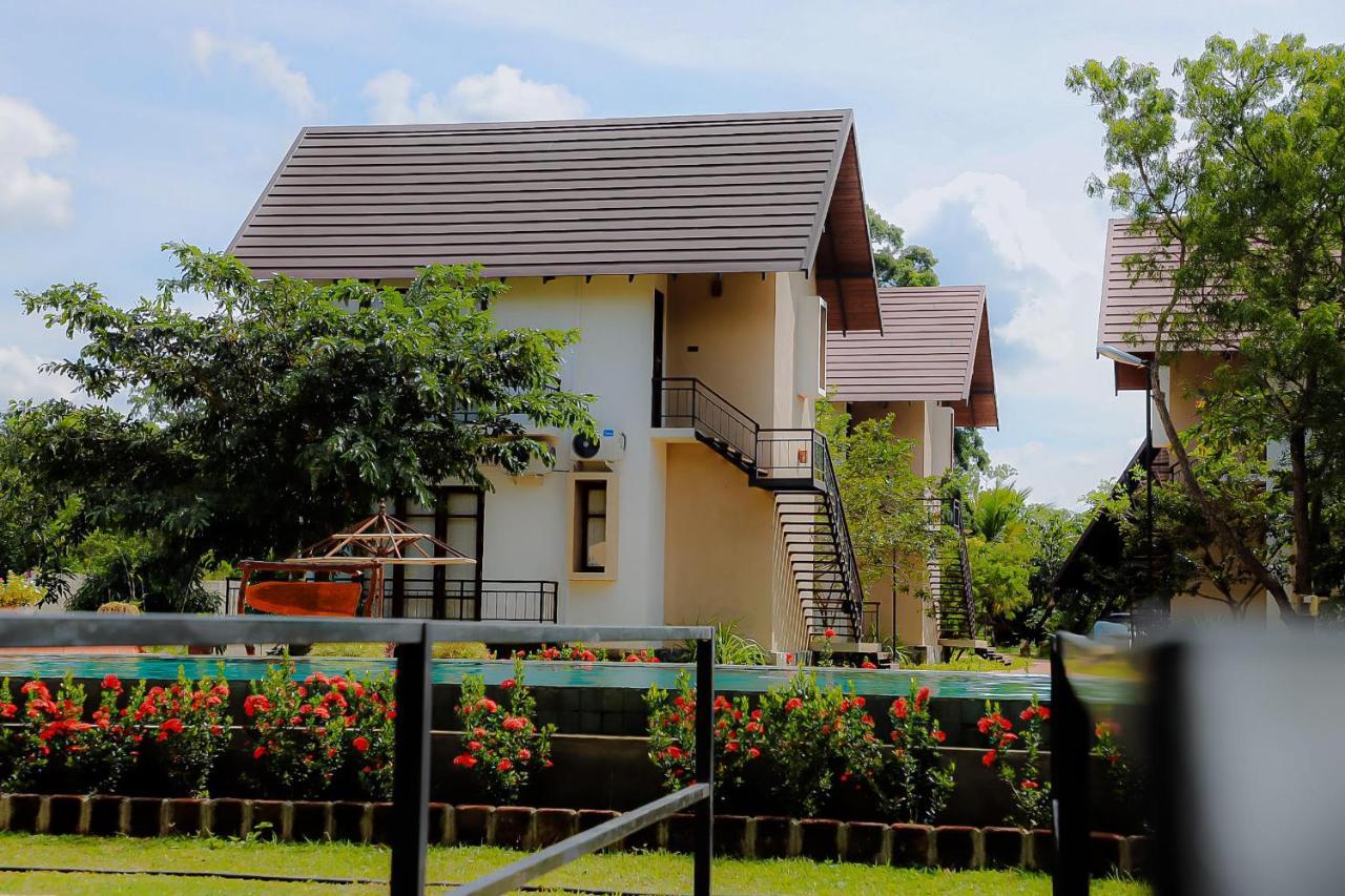 Lolu Village Resort Anuradhapura Exteriör bild