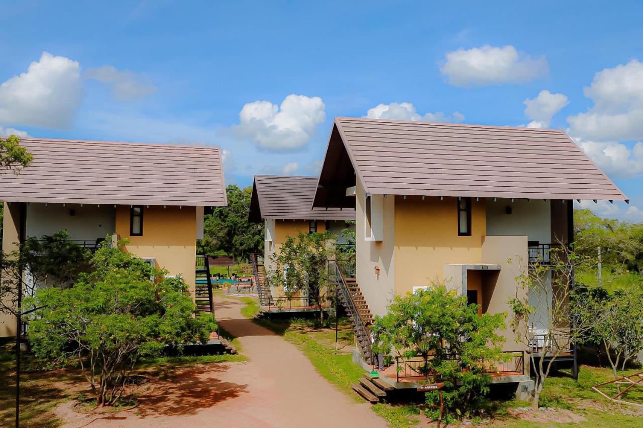 Lolu Village Resort Anuradhapura Exteriör bild